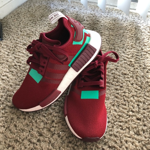 maroon nmd r1